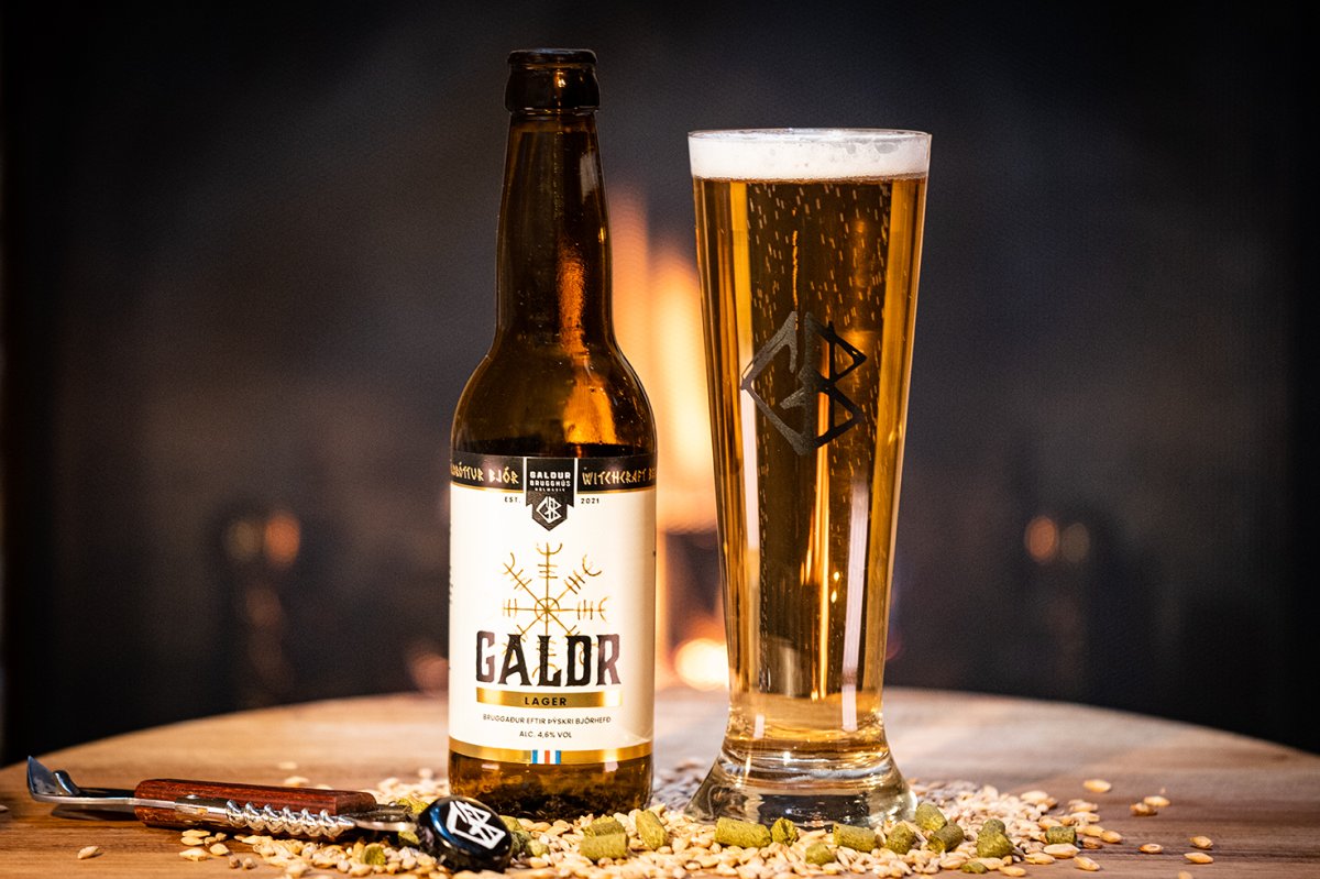 Mynd af tönkum í bjórvinnslu Galdurs